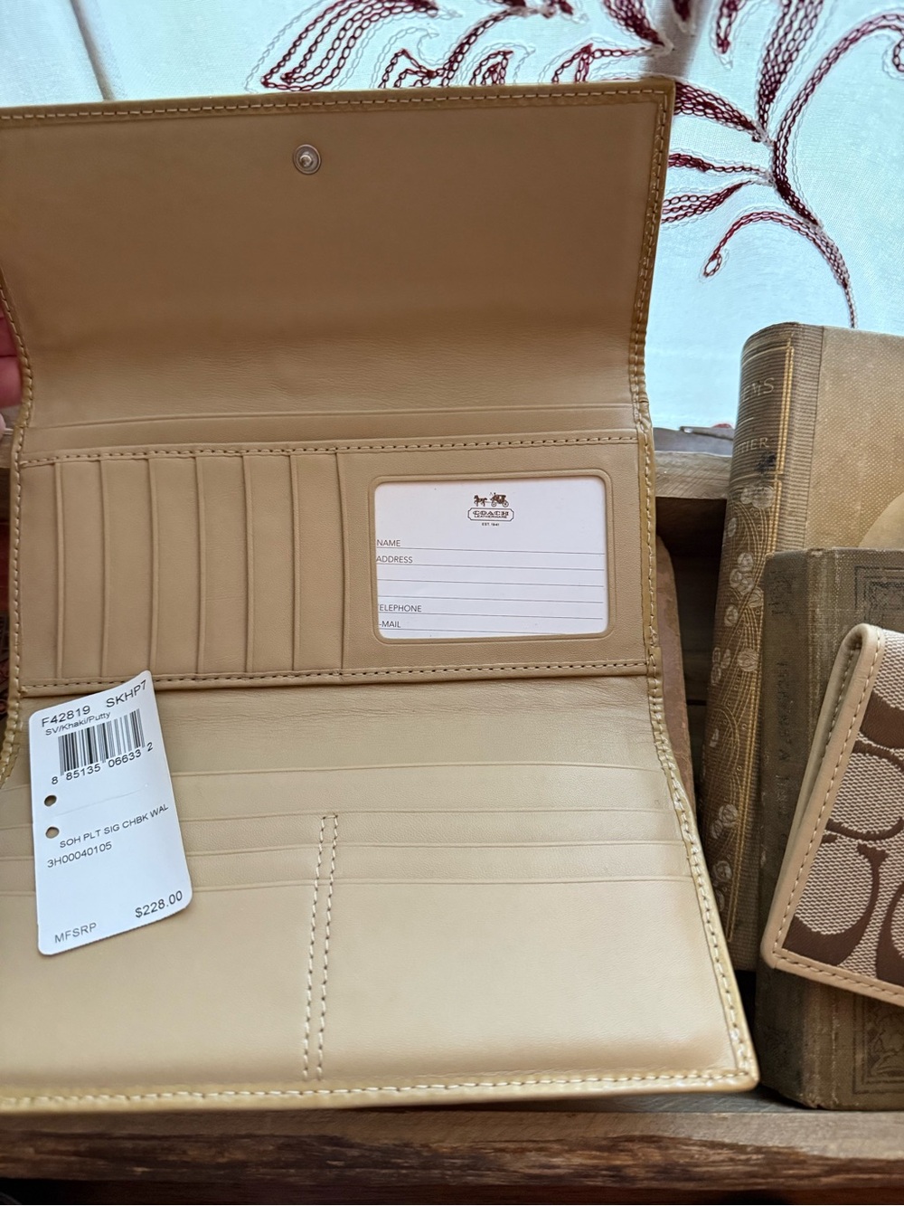 Coach Khaki & Tan Signature Canvas Continental Wallet/checkbook with duster-NWT - Picture 4 of 8